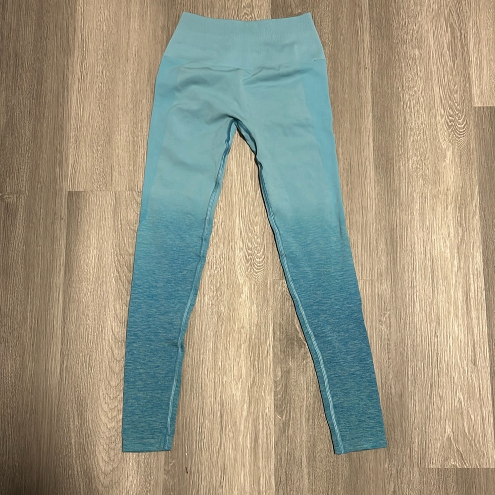 Alphalete amplify leggings blue ombré.
